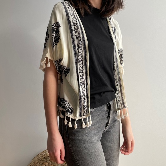 ROMWE Leaf Print Tassel Hem Kimono - Picture 6 of 12